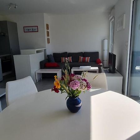 Appartement Devant La Plage Avec Piscine Concarneau Luaran gambar