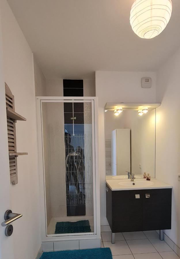 Appartement Devant La Plage Avec Piscine Concarneau Luaran gambar